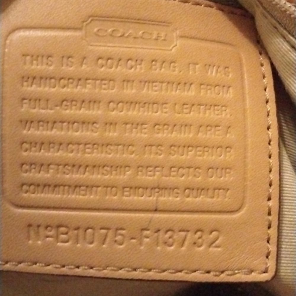 Coach     - Picture 8 of 9